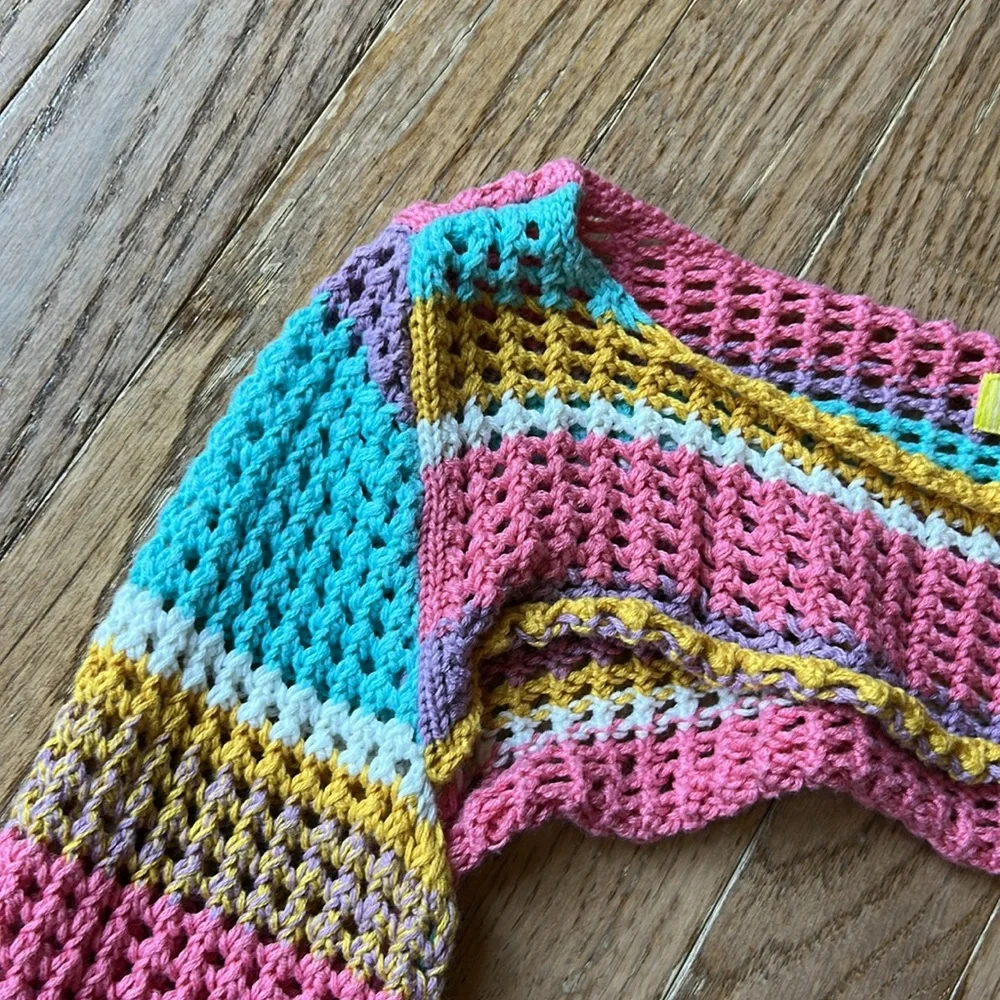 Urban Outfitters crop sweater size small